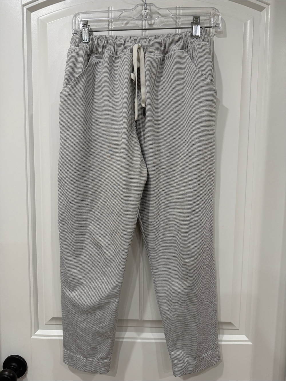 NWOT Scorpio Sol Light Gray Drawstring Cropped Joggers
